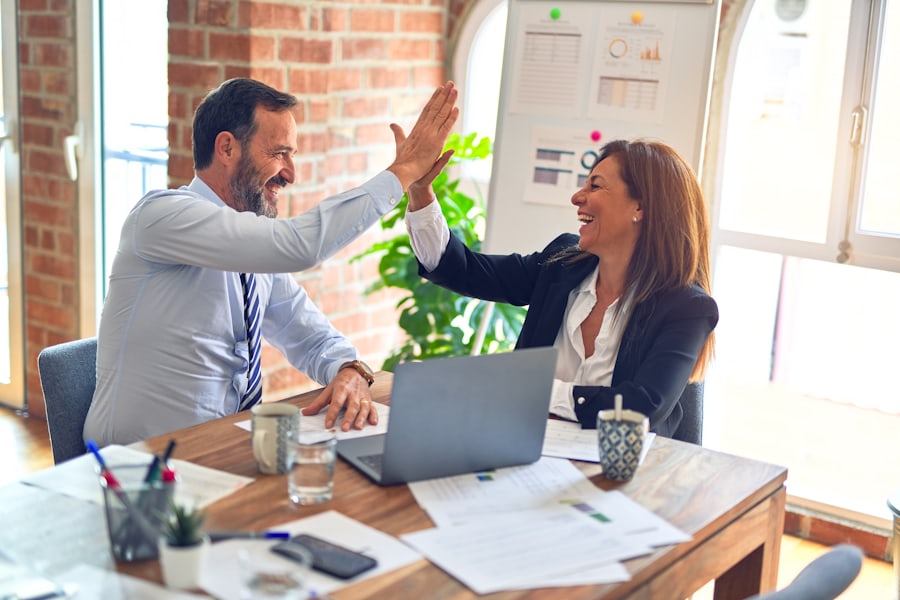 Muri consultants working with a client team